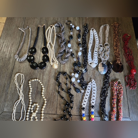 Womans Large jewelry lot 5lbs bracelets necklaces most preowned - Picture 7 of 16